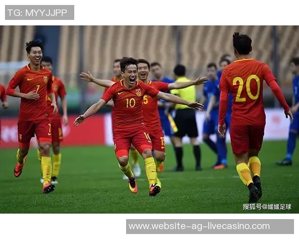 中国足球队在泰国热身赛中展现实力期待未来国际赛场的突破与发展